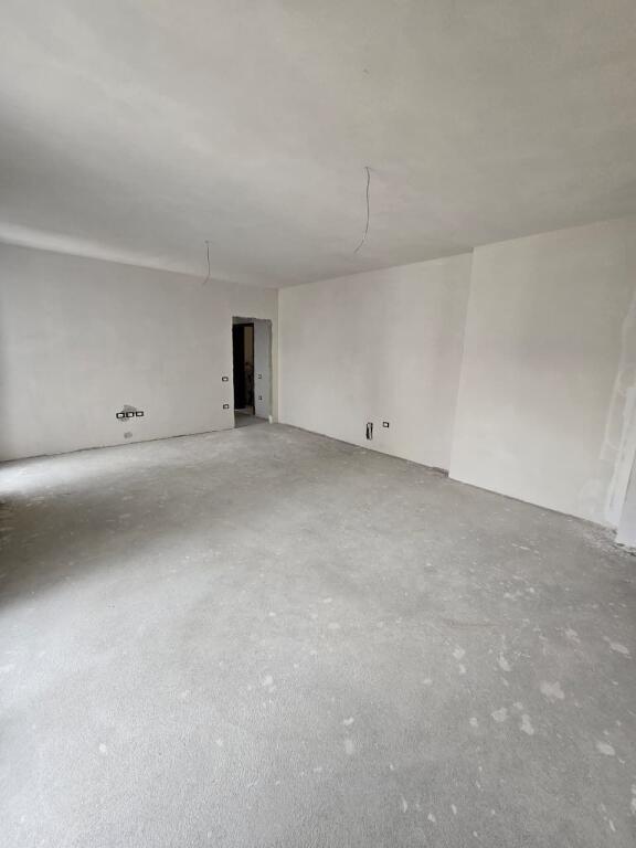 🏡 Shitet Apartament 3+1+2 – Rruga Jordan Misja
