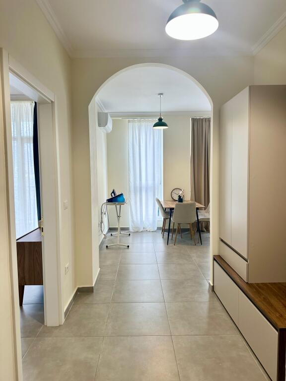 📢 Jepet me qira apartament 1+1 Me Parkim 📍 Rezidenca Avid – Rruga Jordan Misja💶 Çmimi: 65,000 lekë / muaj