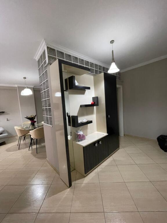 🏡 JEPET ME QERA APATAMENTI 2+1 NË ASTIR 📍 Vendndodhja: Pranë Bar Artistit, Astir