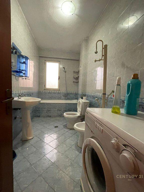 Commune of Paris, Apartment 1+1 !