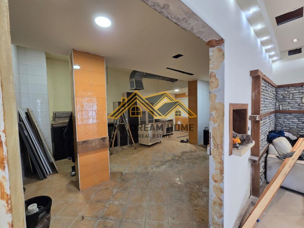UNITÀ COMMERCIALE IN VENDITA, SULLA SPIAGGIA, VICINO ALL'HOTEL PALACE!