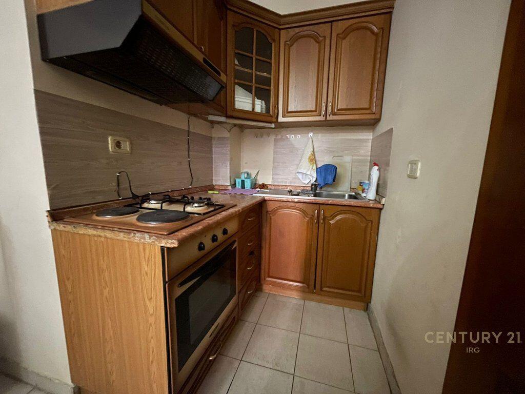 Commune of Paris, Apartment 1+1 !