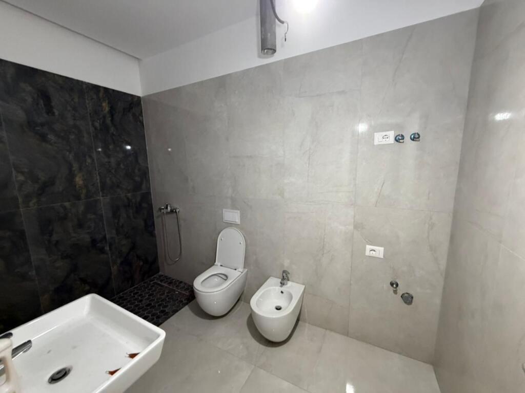 Uffici in affitto presso Garden Building Residence in via Kavaja.