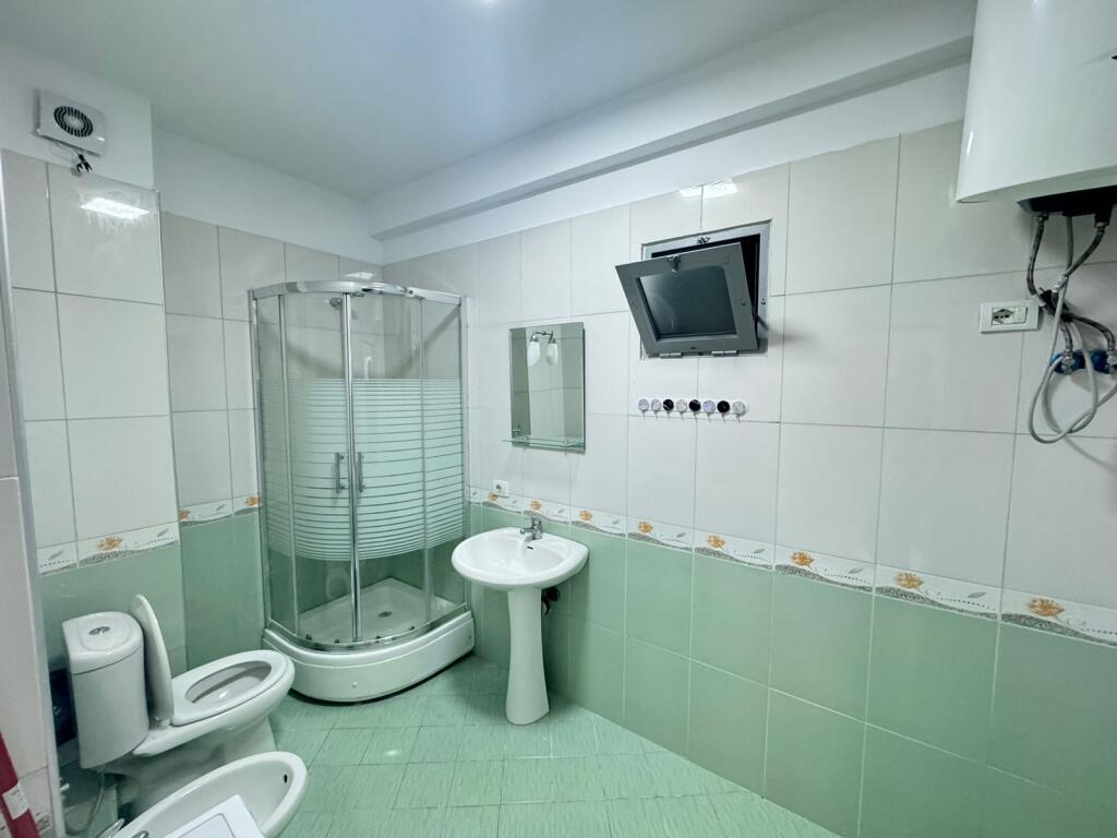 Vendesi 2+1 Unaza Re , Prezzo 155.000 Euro