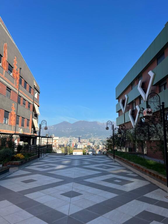 🏡 Vendesi in vendita Appartamento 2+1+2 – Kodra e Diellit