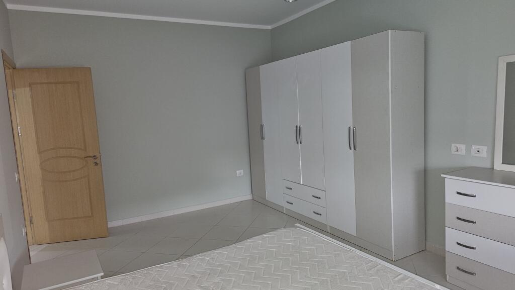 2+1 Apartment for rent near the Zoo!