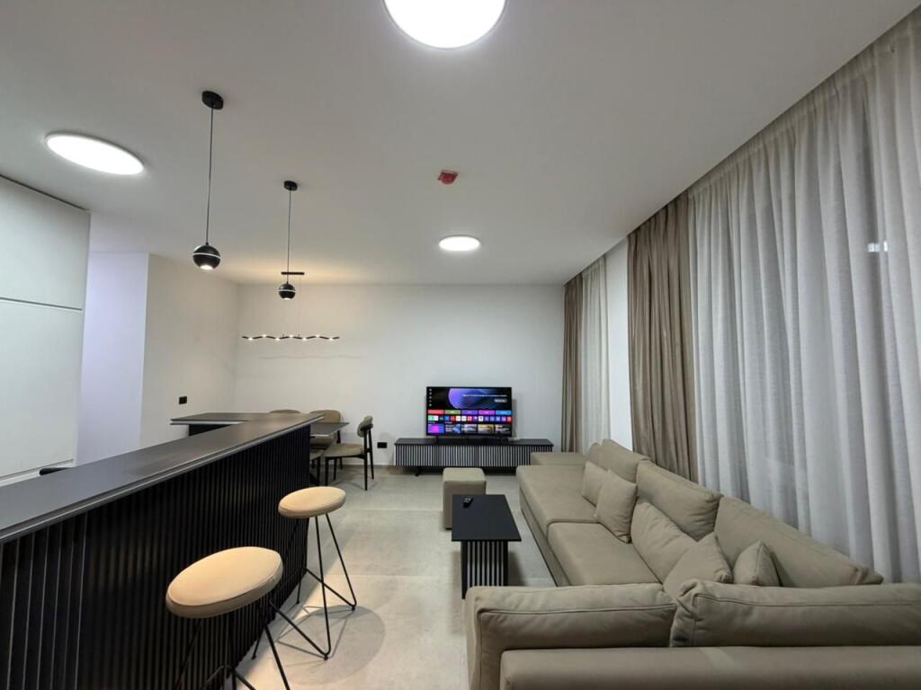 2+1 apartment for rent at Montesori Schl/Dry Lake.