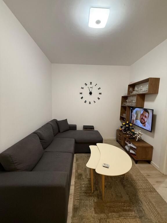 Apartment 1+1, 5 Maji!