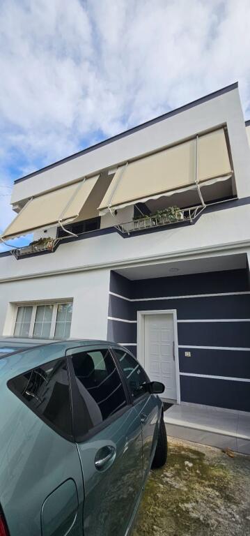 🏡 VENDESI PRIVATA SU DUE PIANI IN VENDITA – CENTRO SHIJAK✔