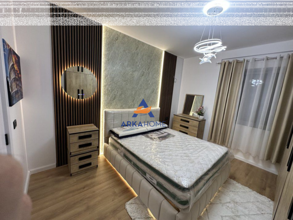 VENDESI APPARTAMENTO 2+1+2+BALCONE VICINO AL BAR ARTISTA 157.000