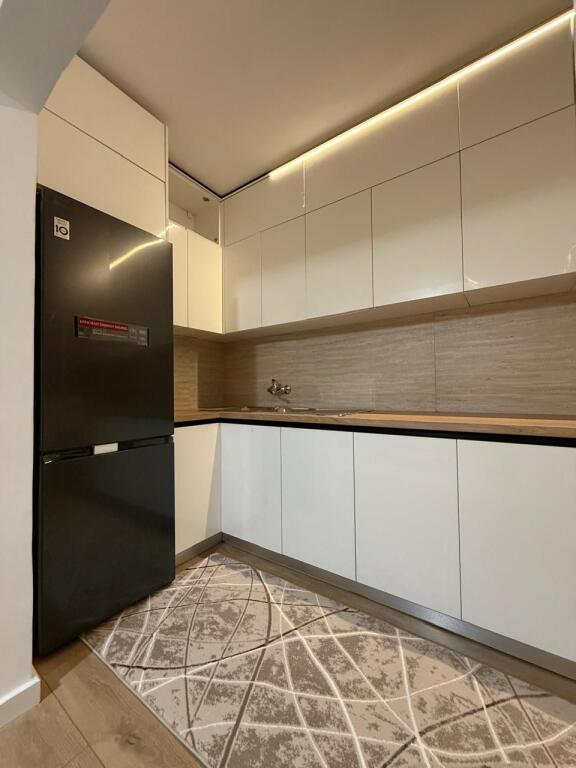 Apartament 2+1 me qera tek Ali Demi!