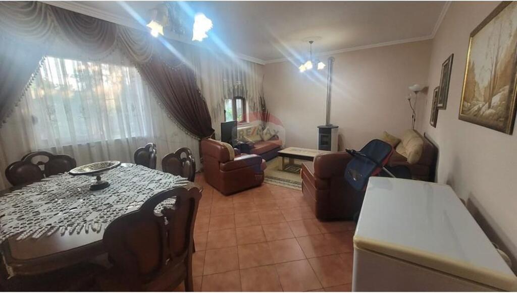One-story villa + attic for sale in insitut
