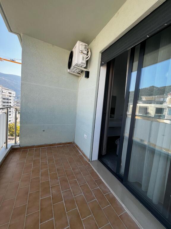 full sea view 2+1 apartment for long term rent Vlore