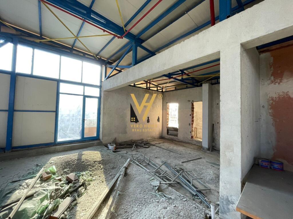 BUSINESS BUILDING 2500 M2 FOR RENT IN SELITE 13,000 EURO
