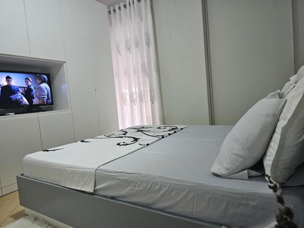 Apartment 1+1 for long term rent beginning of Lungomare Vlore