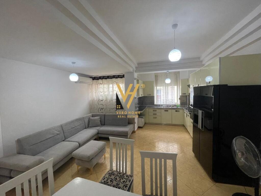 JEPET APARTAMENT 2+1+BLK ME QIRA TE KOPSHTI ZOOLOGJIK 600 EURO
