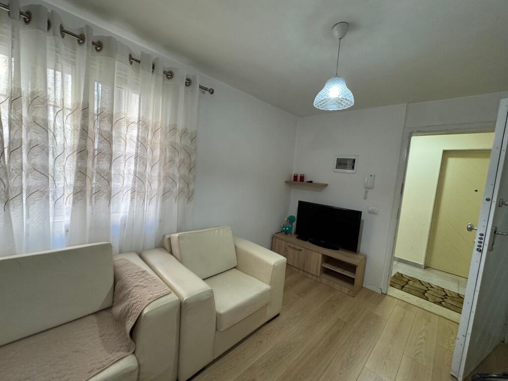 Affitto appartamento 1+1, Vicino alla scuola Osman Muderizi 45000 lek