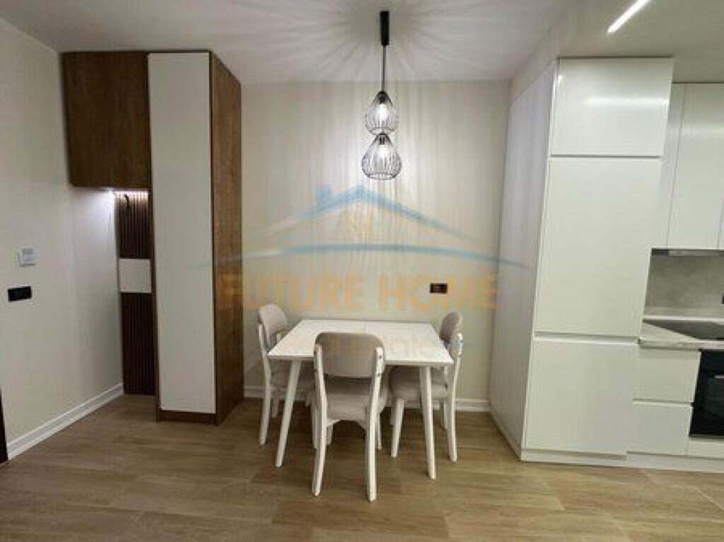 In vendita, Appartamento 1+1, Via Durresit, Tirana.