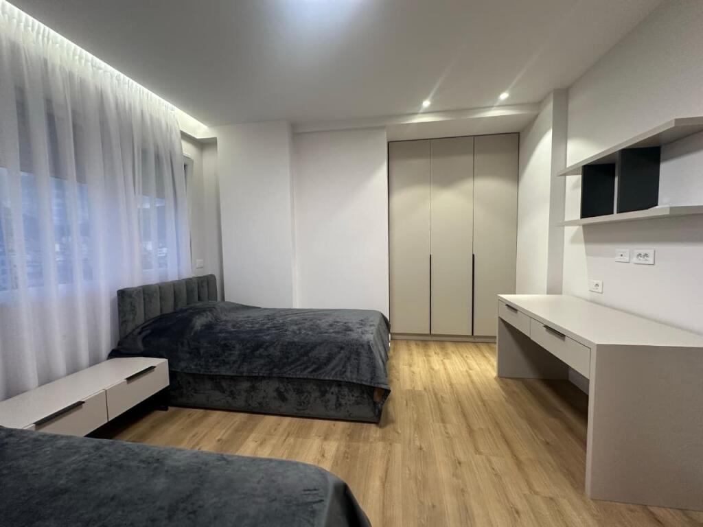2+1+2+Post parkimi 📍Shkolla e baletit 📌1050€ Neto