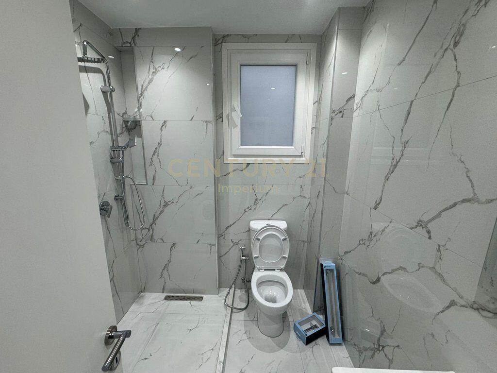 Affittasi appartamento 2+1 con veranda e posto auto – Kodra e Priftit 450 € /mese