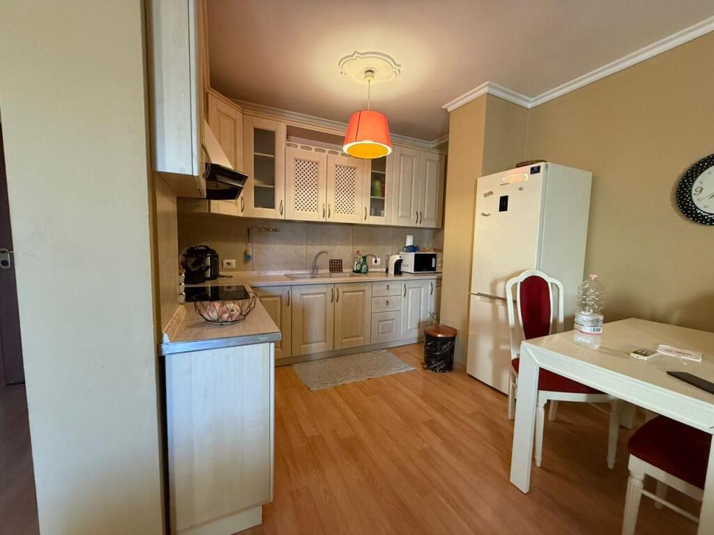 Jepet me qera apartament 1+1 Yzberisht!