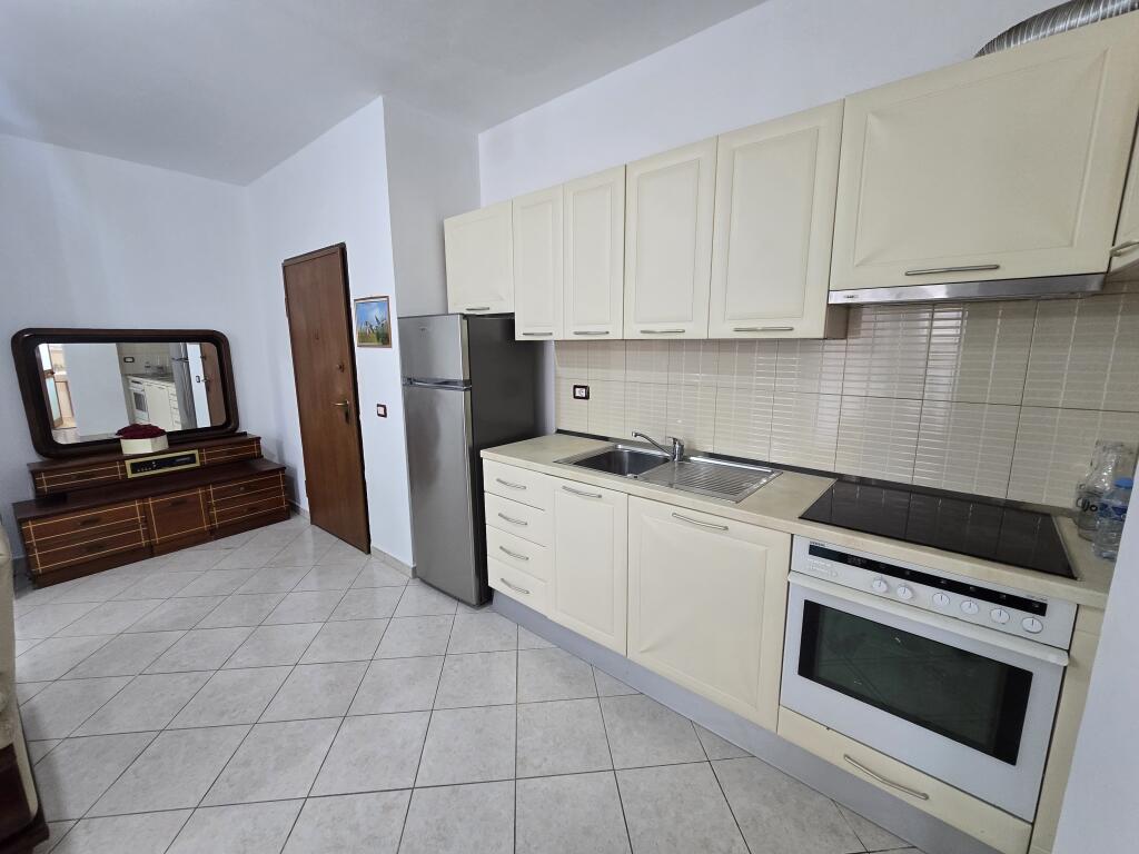 Apartament 2+1+2 per qira ne Astir