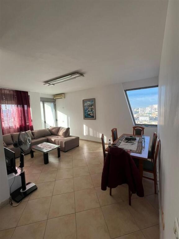 Apartament 2+1 me qera tek Qendra Condor tek Ish Parku