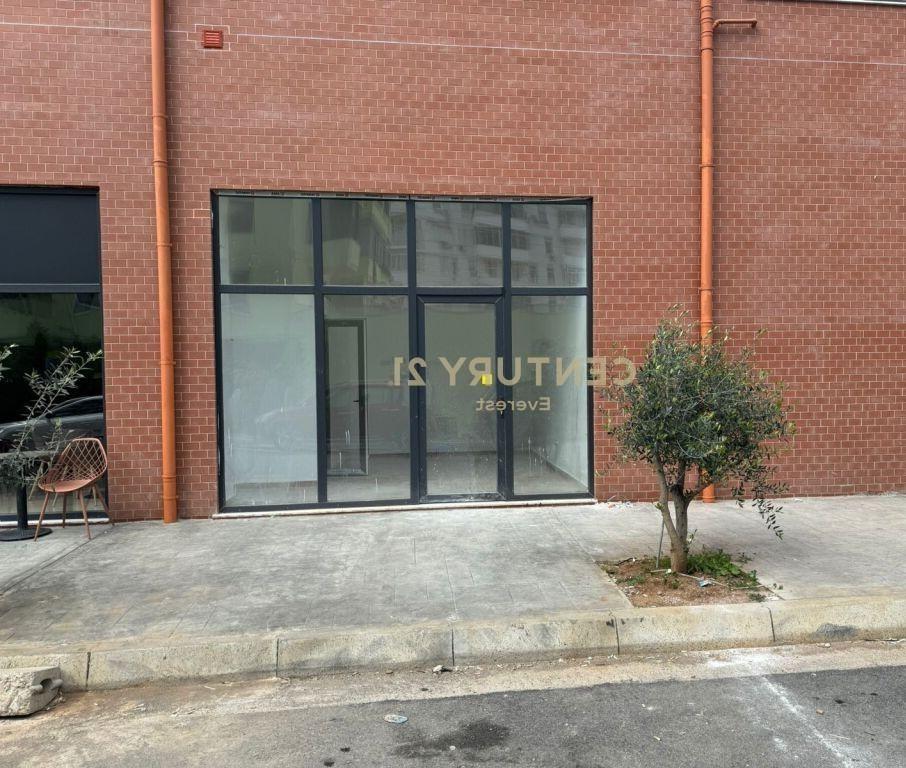 New Boulevard, Shop for Sale or Exchange.