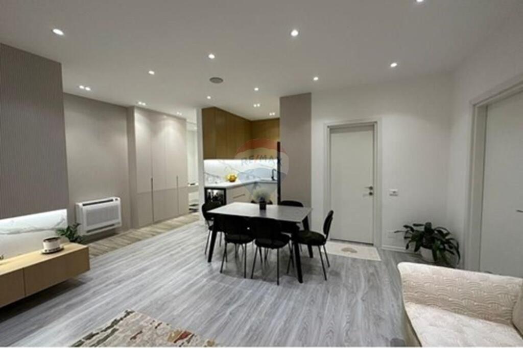 Apartament - Për Qira - Rruga e Dibrës, Tiranë