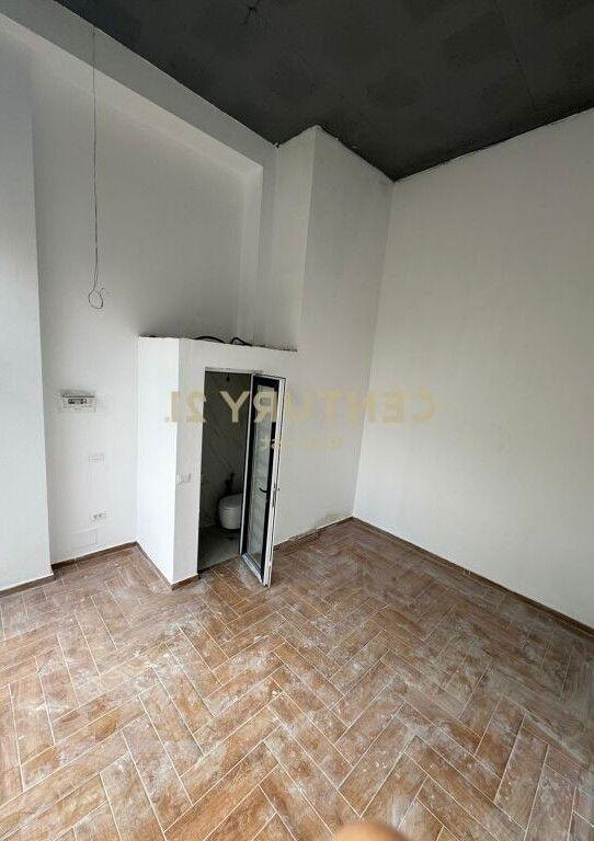 New Boulevard, Shop for Sale or Exchange.