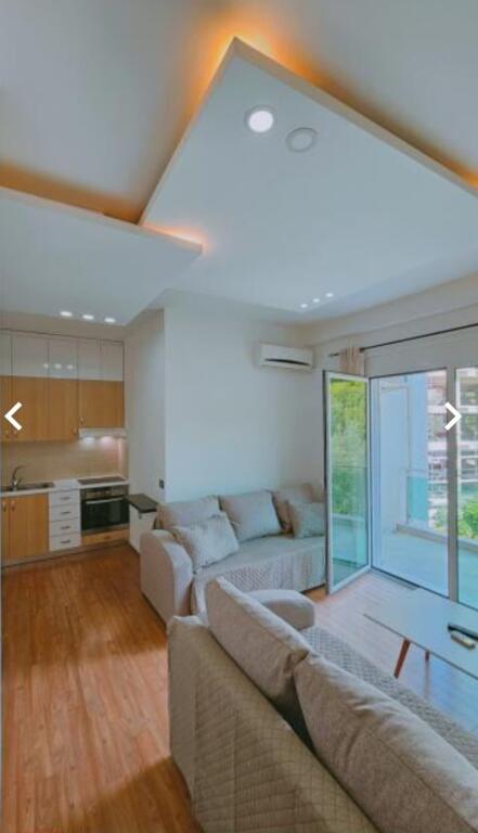 1+1, arredato lago secco 480 euro