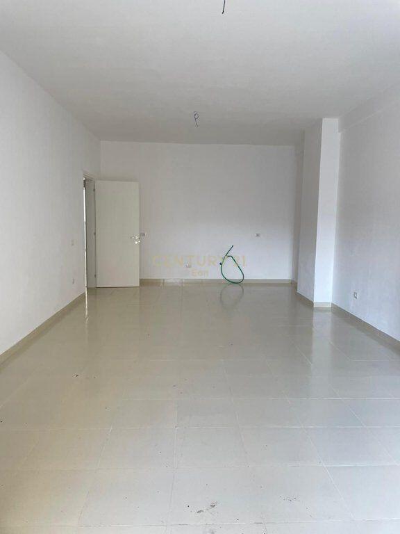 Apartament 2+2 Në Shitje në Ish-URT, Durrës - 133,000€ | 140 m²
