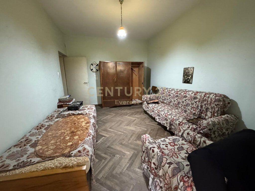 Vendiamo Appartamento 2+1 – Via Barrikadave, Tirana!! 185.000 € Superficie Totale  77m2