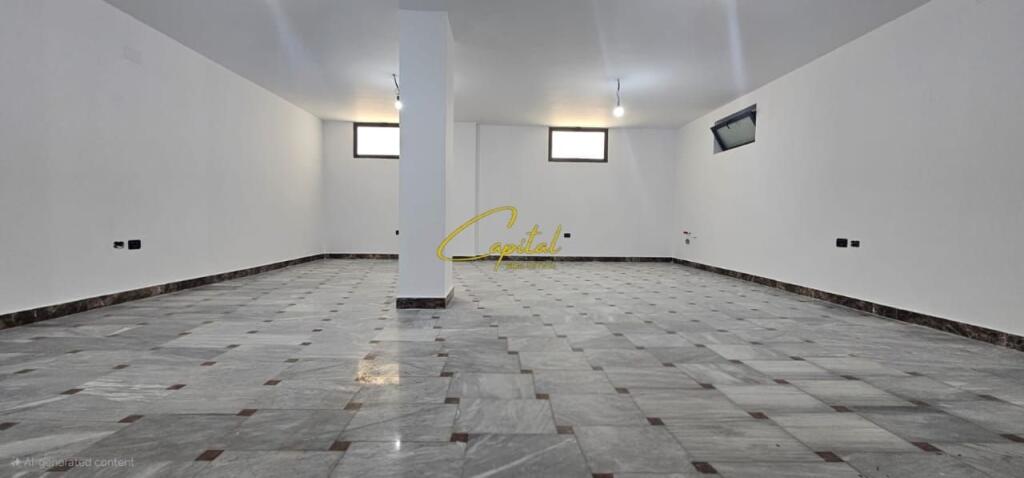 BUSINESS PREMISES FOR RENT 200 M2 FORMER BLOCK 300,000 LEKE