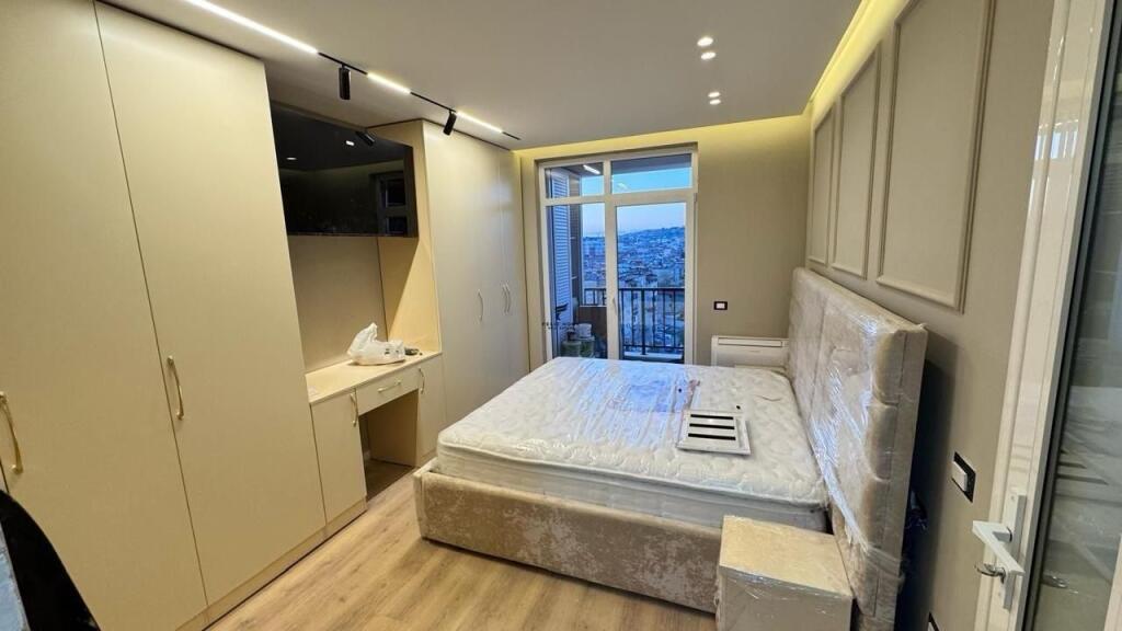 SHITET APARTAMENT 2+1+2 RRUGA E DIBRES 25.000.000 LEKE