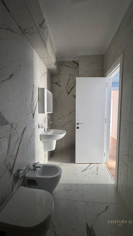 Affittasi appartamento 2+1+2 bagni+ posto auto a Myslym Shyr! 1.100 € /Mese