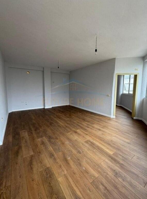 Shitet, Apartament 1+1, Fresku , Tirane