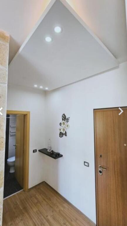 1+1, arredato lago secco 480 euro