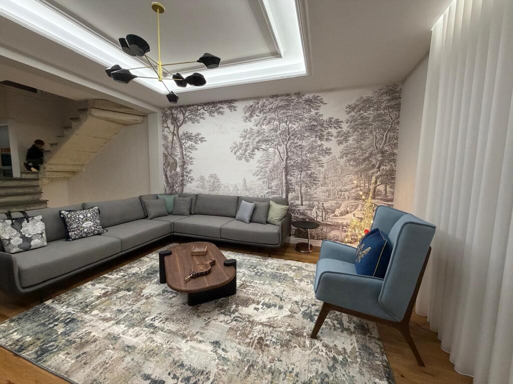 🏡 Jepet me Qira Vilë Luksoze me Pishinë – Pranë Saukut