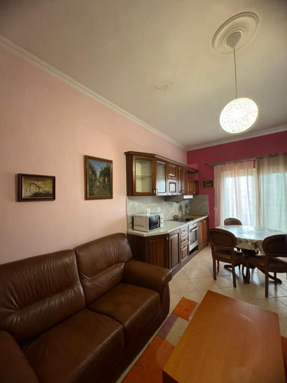 📌Appartamento 1+1+balcone in affitto 📍 vicino alla Scuola Marin Barleti!