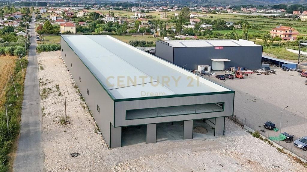 Warehouse for Rent – Shijak, Beside the Main Road