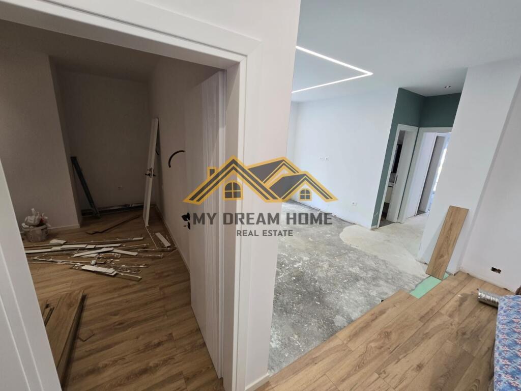 Apartament 2+1+2 Për Shitje në Golem!
