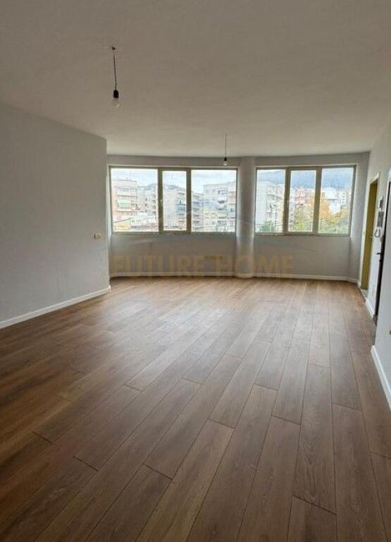 Shitet, Apartament 1+1, Fresku , Tirane