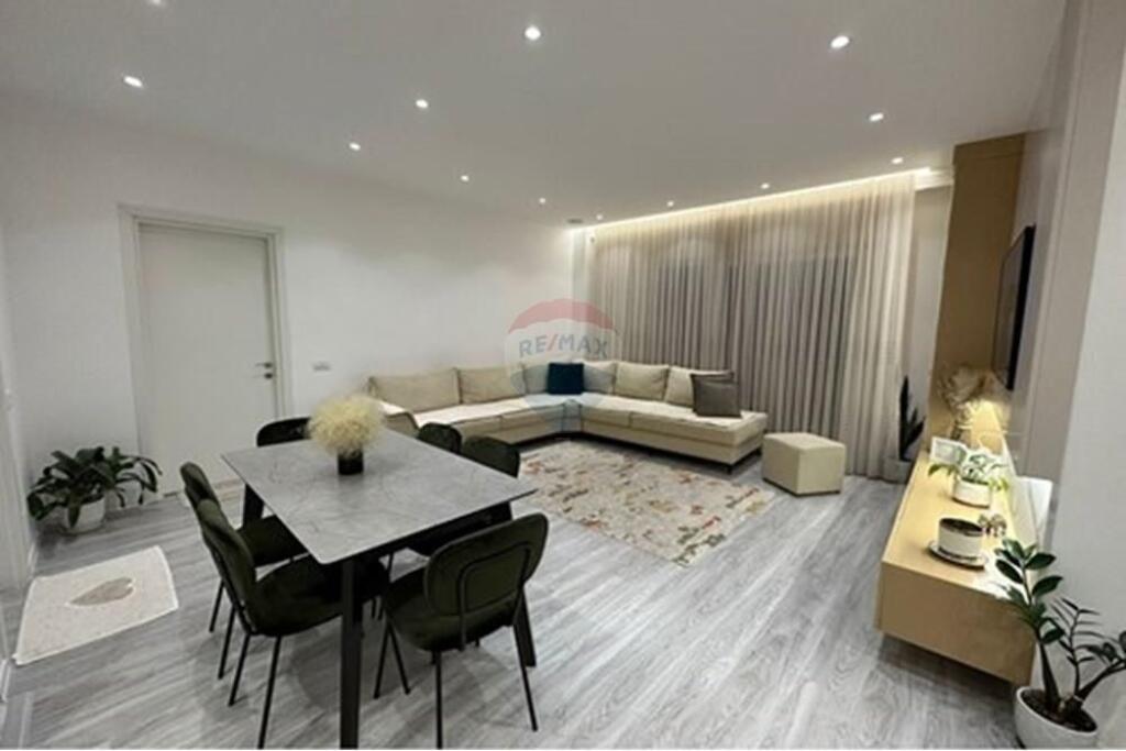 Apartament - Për Qira - Rruga e Dibrës, Tiranë