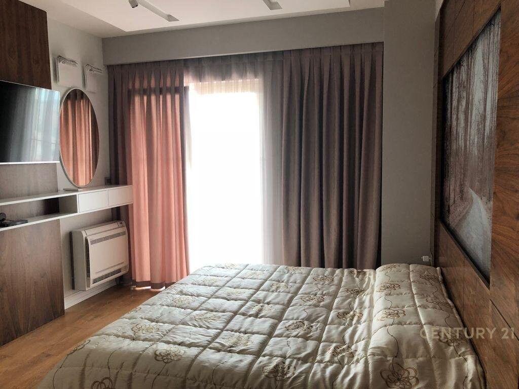 apartament tek ish fusha, Rezidenca Alba