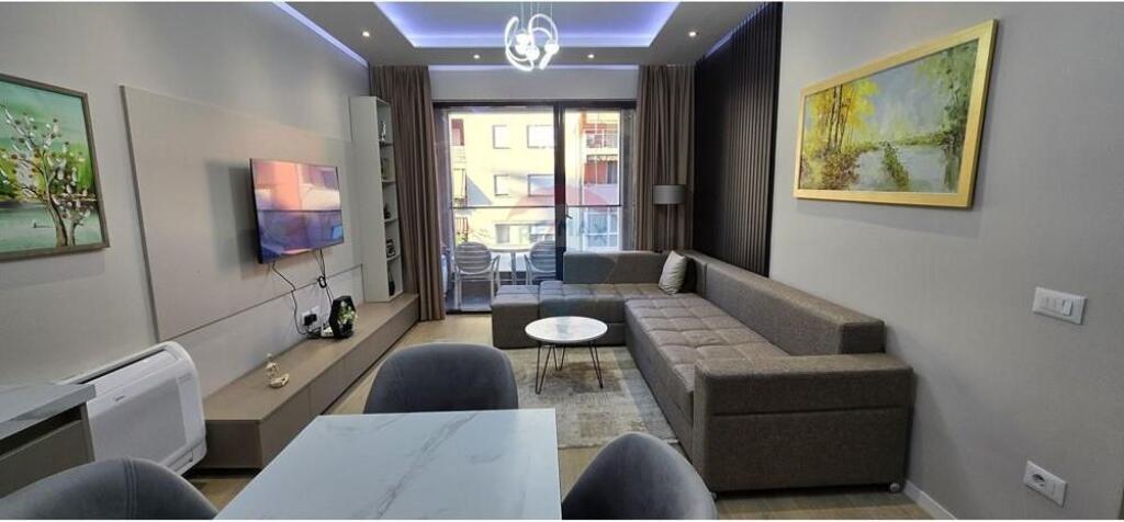 Apartament Për Qira Komuna e Parisit WhatsApp Apartament - Për Qira - Komuna e Parisit, Tiranë