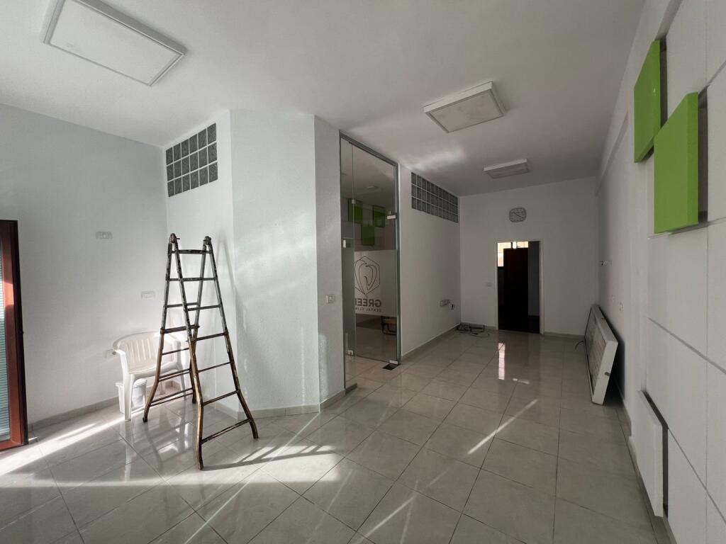 Business Premises for Annual Rent Vlore