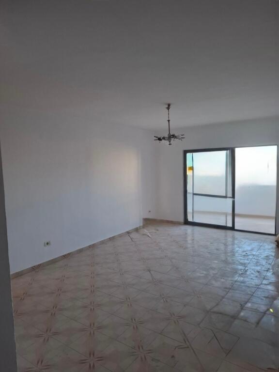 🏡 Appartamento 2+1+2 in Vendita – Palazzo con Frecce