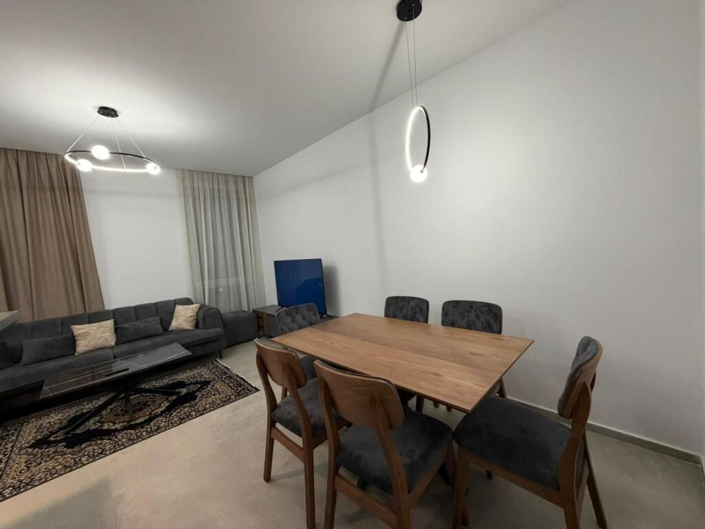 Apartament 2+1 per qira tek Montesori School tek Liqeni i Thate.