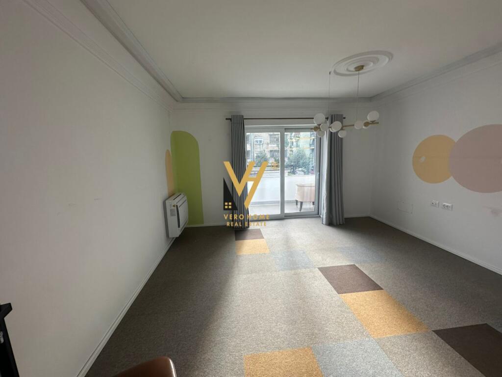OFFICE 130 M2 FOR RENT ON DURRESIT STREET 150,000 LEKE